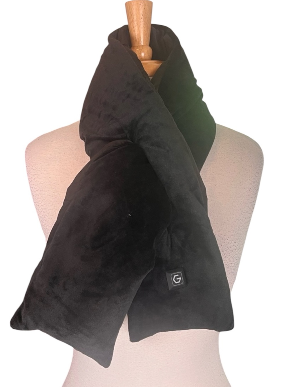 Wulcea Graphene Heated Scarf Black Insulated Rechargeable Battery Pack